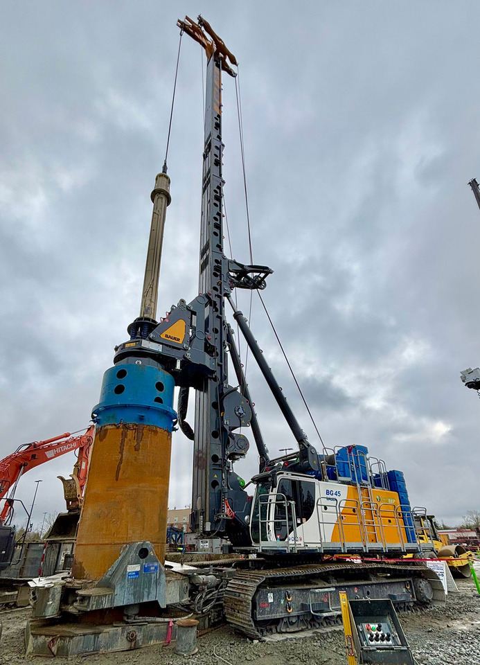 Bauer BG45 - Zabijač stupova: slika Bauer BG45 - Zabijač stupova Bauer BG45 - Zabijač stupova: slika Bauer BG45 - Zabijač stupova