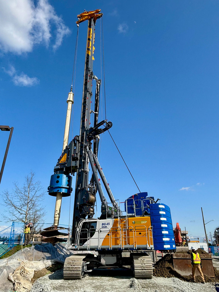 Bauer BG45 - Zabijač stupova: slika Bauer BG45 - Zabijač stupova Bauer BG45 - Zabijač stupova: slika Bauer BG45 - Zabijač stupova