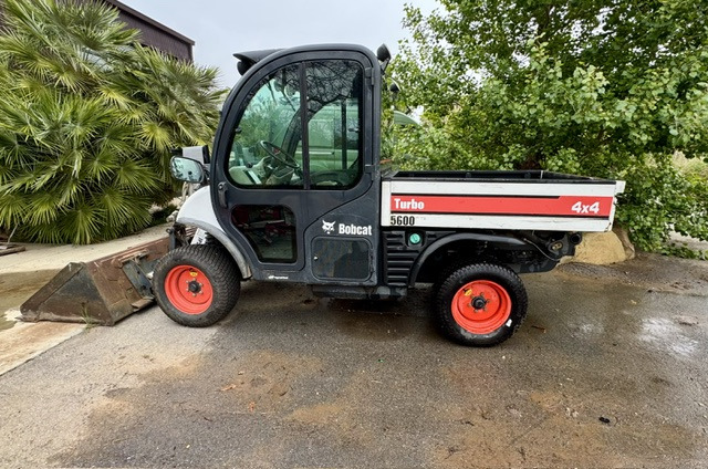 Bobcat 5600 4×4 - ATV/ Quad vozilo: slika Bobcat 5600 4×4 - ATV/ Quad vozilo Bobcat 5600 4×4 - ATV/ Quad vozilo: slika Bobcat 5600 4×4 - ATV/ Quad vozilo
