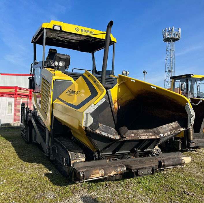 Bomag BF700 C-3 - Finišer za asfalt: slika Bomag BF700 C-3 - Finišer za asfalt Bomag BF700 C-3 - Finišer za asfalt: slika Bomag BF700 C-3 - Finišer za asfalt