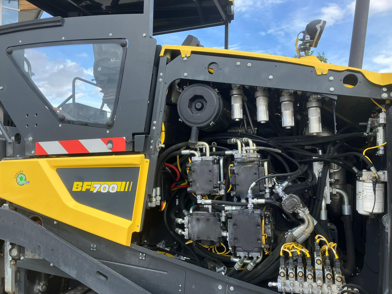 Bomag BF700 C-3 - Finišer za asfalt: slika Bomag BF700 C-3 - Finišer za asfalt Bomag BF700 C-3 - Finišer za asfalt: slika Bomag BF700 C-3 - Finišer za asfalt
