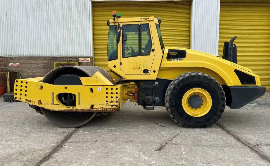 Bomag BW 226 DH-41 BVC - Kompaktor: slika Bomag BW 226 DH-41 BVC - Kompaktor Bomag BW 226 DH-41 BVC - Kompaktor: slika Bomag BW 226 DH-41 BVC - Kompaktor