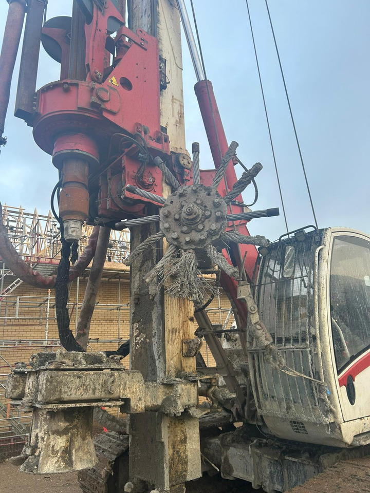 Zabijač stupova Casagrande B175 XP: slika Zabijač stupova Casagrande B175 XP