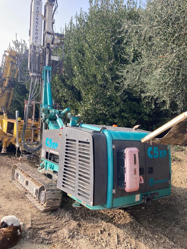 Casagrande C5 XP - Zabijač stupova: slika Casagrande C5 XP - Zabijač stupova Casagrande C5 XP - Zabijač stupova: slika Casagrande C5 XP - Zabijač stupova