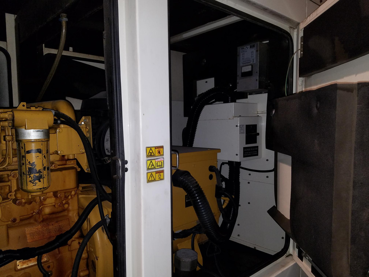 Caterpillar XQ45-6 - Generatorski set: slika Caterpillar XQ45-6 - Generatorski set Caterpillar XQ45-6 - Generatorski set: slika Caterpillar XQ45-6 - Generatorski set