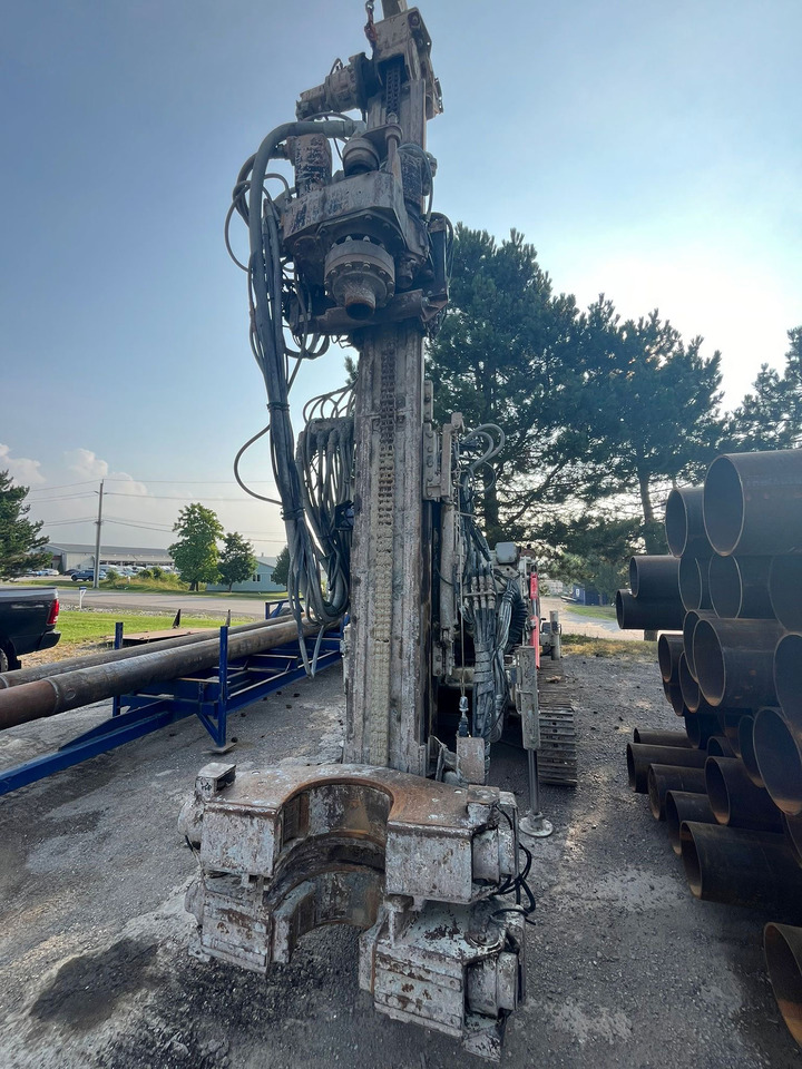 Comacchio MC 602 - Zabijač stupova: slika Comacchio MC 602 - Zabijač stupova Comacchio MC 602 - Zabijač stupova: slika Comacchio MC 602 - Zabijač stupova