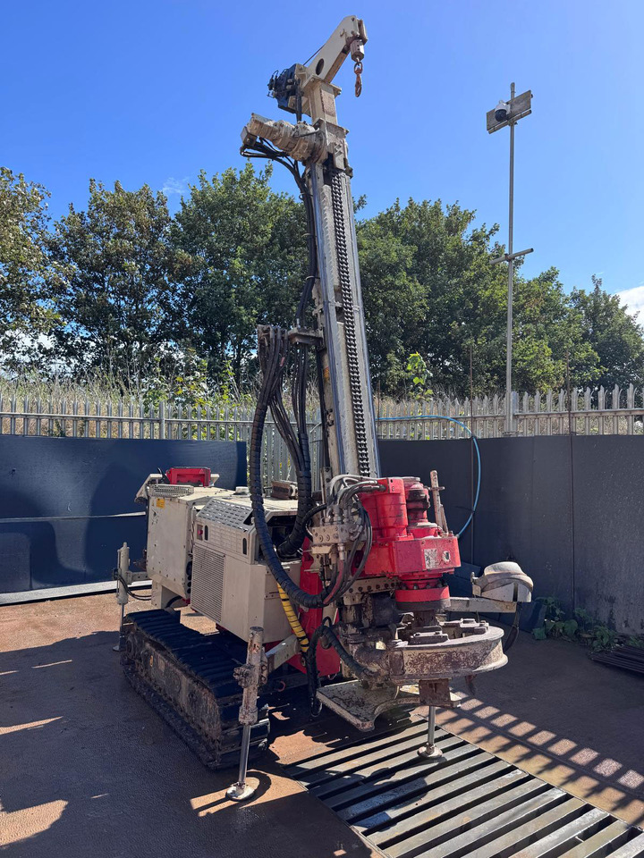 Comacchio MC4 - Zabijač stupova: slika Comacchio MC4 - Zabijač stupova Comacchio MC4 - Zabijač stupova: slika Comacchio MC4 - Zabijač stupova