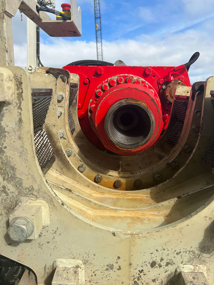 Comacchio MC4D - Zabijač stupova: slika Comacchio MC4D - Zabijač stupova Comacchio MC4D - Zabijač stupova: slika Comacchio MC4D - Zabijač stupova