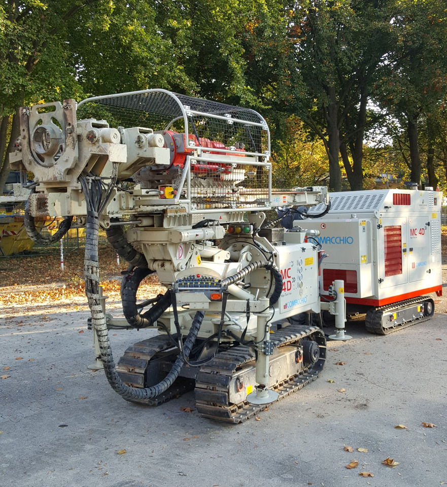 Comacchio MC4D - Zabijač stupova: slika Comacchio MC4D - Zabijač stupova Comacchio MC4D - Zabijač stupova: slika Comacchio MC4D - Zabijač stupova