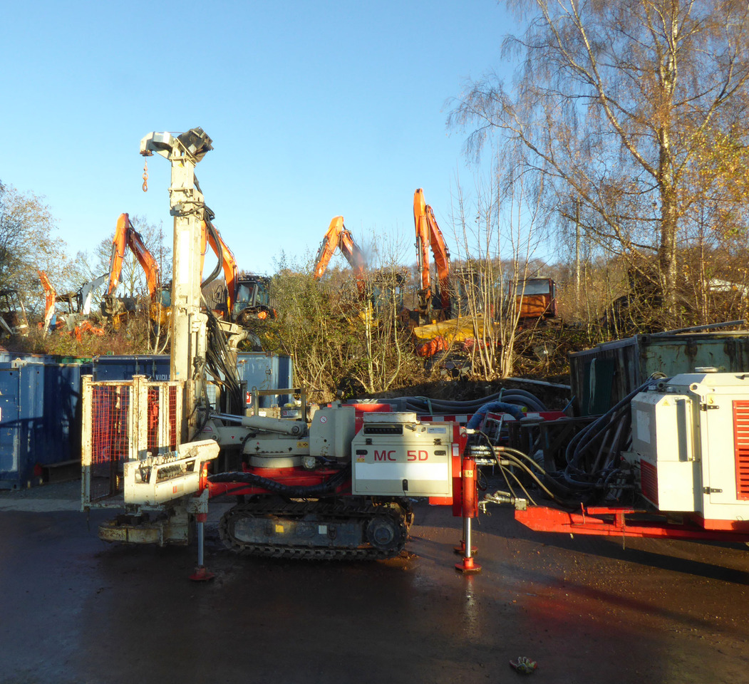 Comacchio MC5D - Zabijač stupova: slika Comacchio MC5D - Zabijač stupova Comacchio MC5D - Zabijač stupova: slika Comacchio MC5D - Zabijač stupova