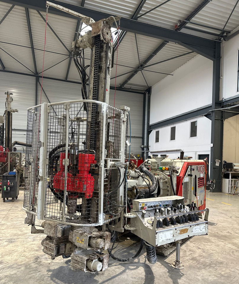 Comacchio MC6 - Zabijač stupova: slika Comacchio MC6 - Zabijač stupova Comacchio MC6 - Zabijač stupova: slika Comacchio MC6 - Zabijač stupova