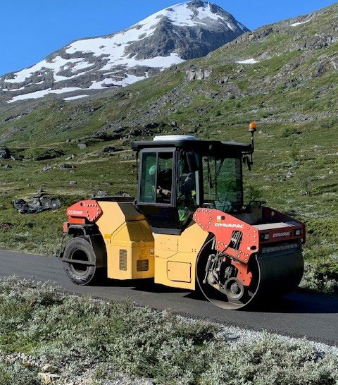 Dynapac CC424HF - Valjak: slika Dynapac CC424HF - Valjak Dynapac CC424HF - Valjak: slika Dynapac CC424HF - Valjak