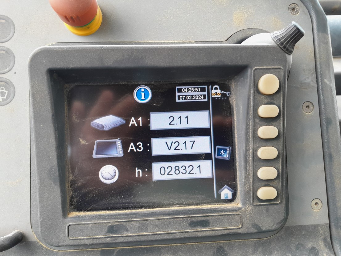 Dynapac MF2500CS - Finišer za asfalt: slika Dynapac MF2500CS - Finišer za asfalt Dynapac MF2500CS - Finišer za asfalt: slika Dynapac MF2500CS - Finišer za asfalt