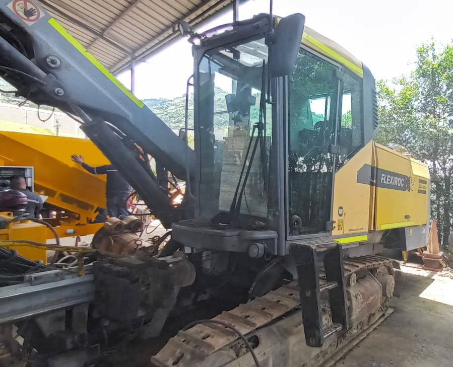 Epiroc FlexiRoc T35-11 - Platforma za bušenje: slika Epiroc FlexiRoc T35-11 - Platforma za bušenje Epiroc FlexiRoc T35-11 - Platforma za bušenje: slika Epiroc FlexiRoc T35-11 - Platforma za bušenje