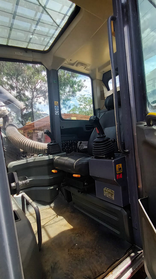 Platforma za bušenje Epiroc PowerROC T35: slika Platforma za bušenje Epiroc PowerROC T35 Platforma za bušenje Epiroc PowerROC T35: slika Platforma za bušenje Epiroc PowerROC T35