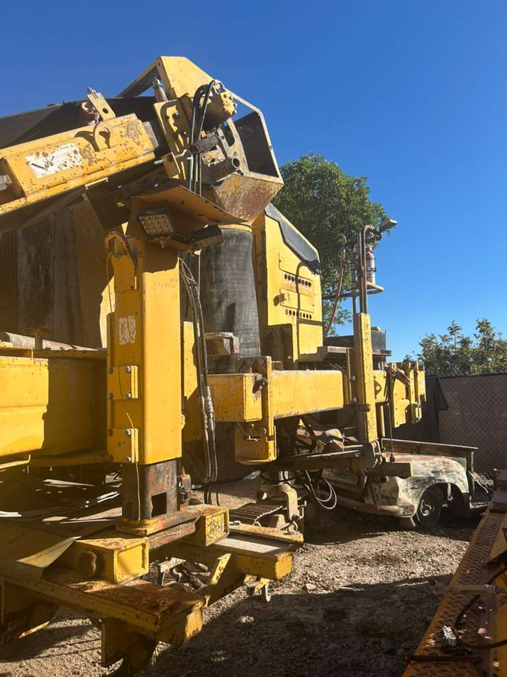 Gomaco Commander III - Finišer za asfalt: slika Gomaco Commander III - Finišer za asfalt Gomaco Commander III - Finišer za asfalt: slika Gomaco Commander III - Finišer za asfalt