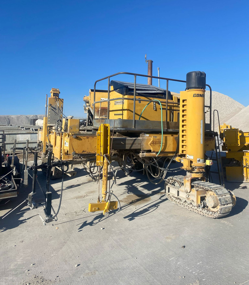 Gomaco Commander III - Betonski finišer: slika Gomaco Commander III - Betonski finišer Gomaco Commander III - Betonski finišer: slika Gomaco Commander III - Betonski finišer