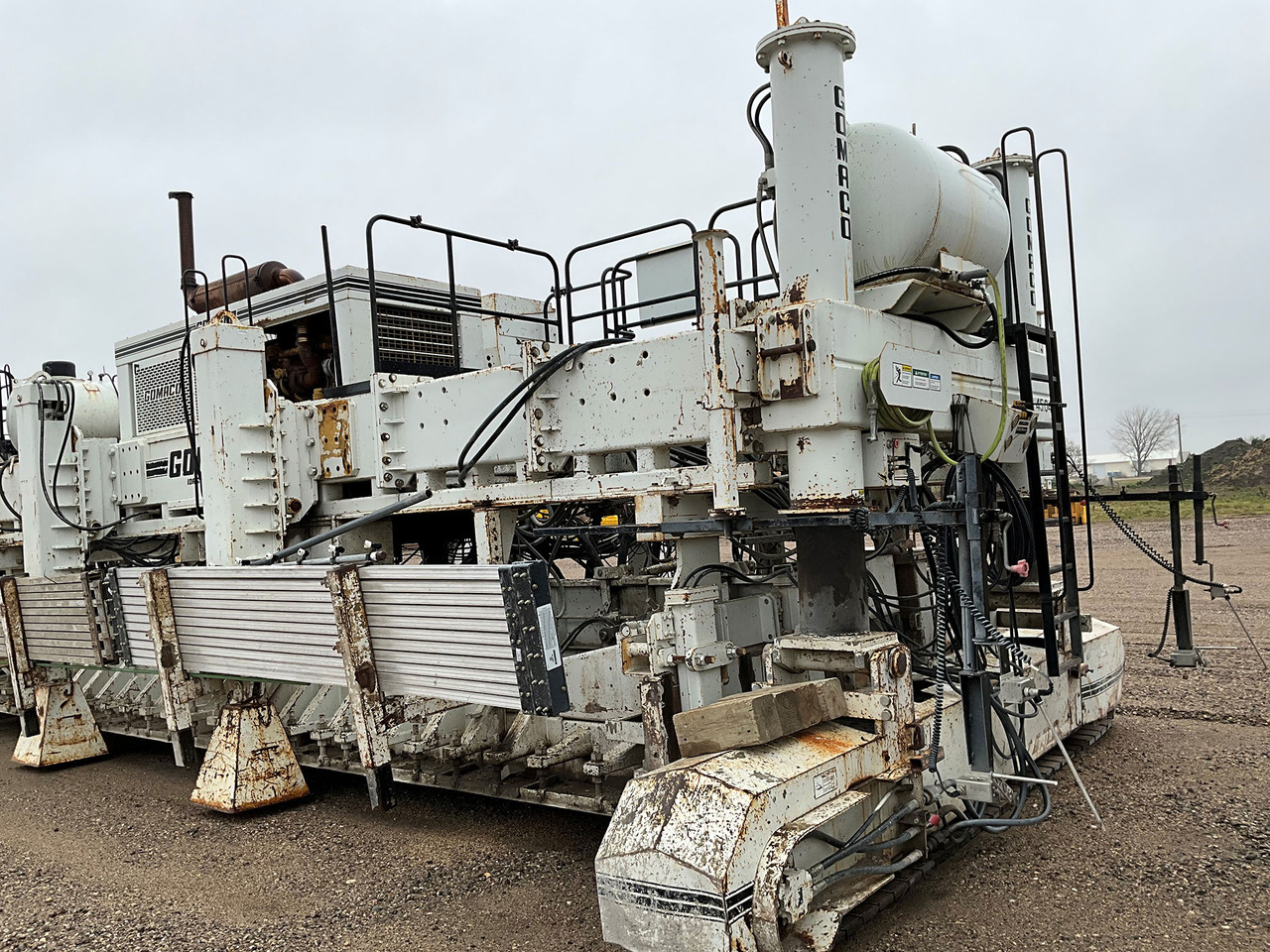 Gomaco GP-2600 - Finišer za asfalt: slika Gomaco GP-2600 - Finišer za asfalt Gomaco GP-2600 - Finišer za asfalt: slika Gomaco GP-2600 - Finišer za asfalt