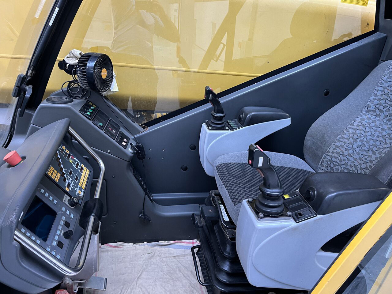 Grove GMK 2035 E - Autodizalica: slika Grove GMK 2035 E - Autodizalica Grove GMK 2035 E - Autodizalica: slika Grove GMK 2035 E - Autodizalica