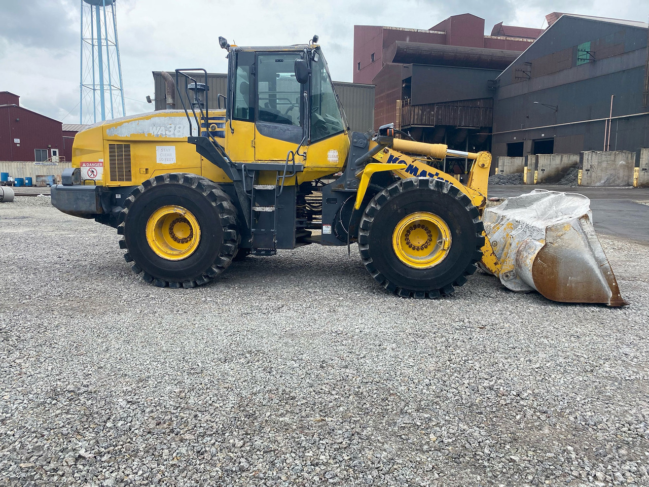 Komatsu WA380-7 - Utovarivač na kotačima: slika Komatsu WA380-7 - Utovarivač na kotačima Komatsu WA380-7 - Utovarivač na kotačima: slika Komatsu WA380-7 - Utovarivač na kotačima
