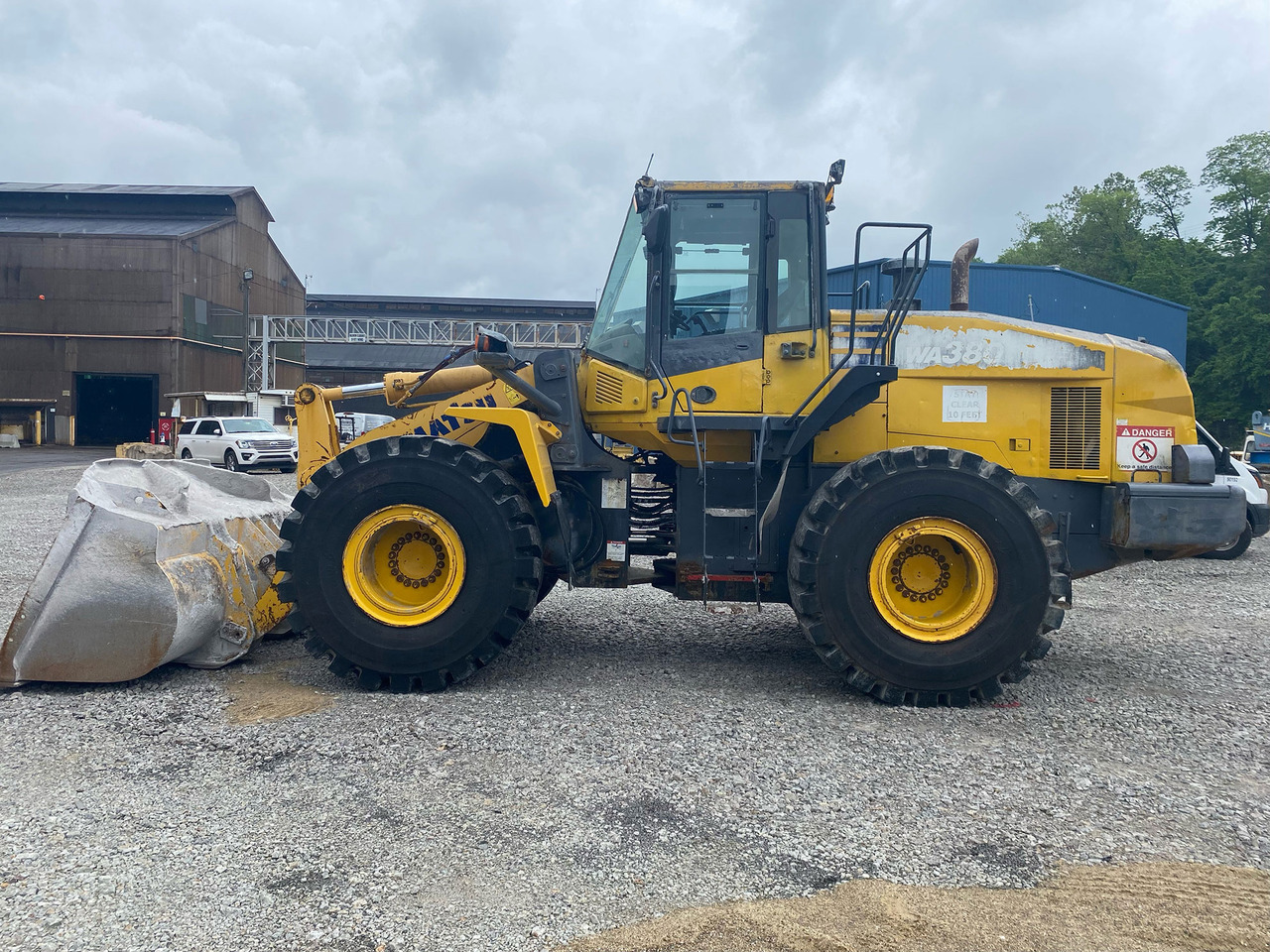 Komatsu WA380-7 - Utovarivač na kotačima: slika Komatsu WA380-7 - Utovarivač na kotačima Komatsu WA380-7 - Utovarivač na kotačima: slika Komatsu WA380-7 - Utovarivač na kotačima