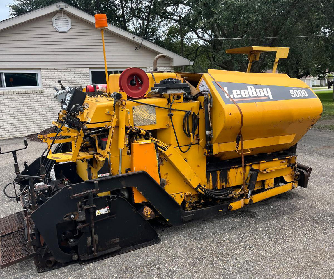 Leeboy 5000 - Finišer za asfalt: slika Leeboy 5000 - Finišer za asfalt Leeboy 5000 - Finišer za asfalt: slika Leeboy 5000 - Finišer za asfalt