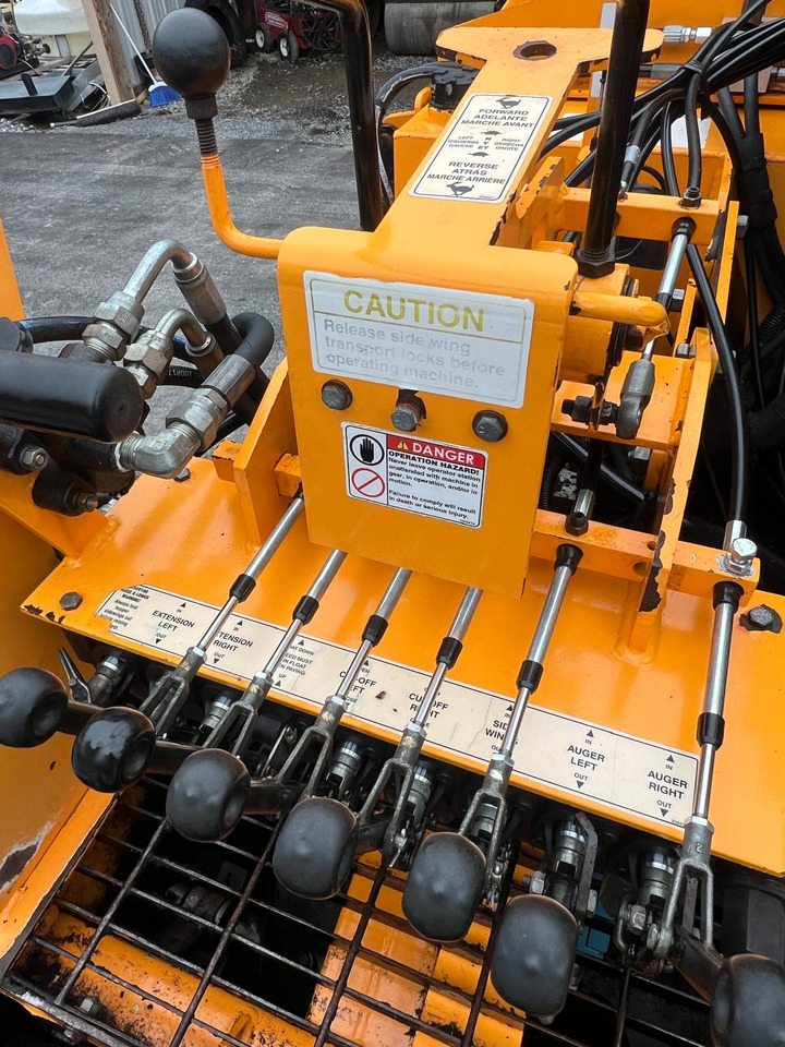 Leeboy 8500D - Finišer za asfalt: slika Leeboy 8500D - Finišer za asfalt Leeboy 8500D - Finišer za asfalt: slika Leeboy 8500D - Finišer za asfalt