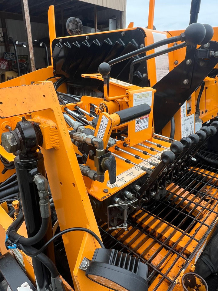 Leeboy 8500D - Finišer za asfalt: slika Leeboy 8500D - Finišer za asfalt Leeboy 8500D - Finišer za asfalt: slika Leeboy 8500D - Finišer za asfalt