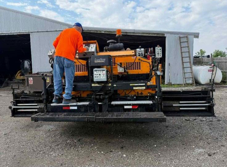 Leeboy 8515E - Finišer za asfalt: slika Leeboy 8515E - Finišer za asfalt Leeboy 8515E - Finišer za asfalt: slika Leeboy 8515E - Finišer za asfalt