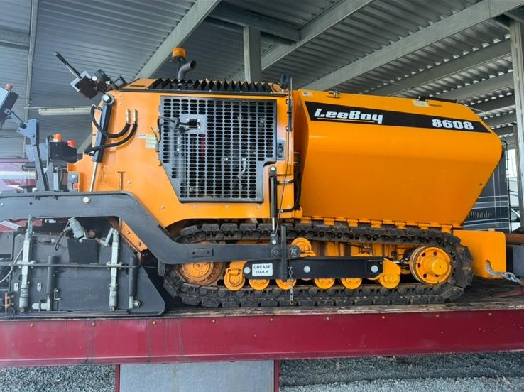 Leeboy 8608 - Finišer za asfalt: slika Leeboy 8608 - Finišer za asfalt Leeboy 8608 - Finišer za asfalt: slika Leeboy 8608 - Finišer za asfalt