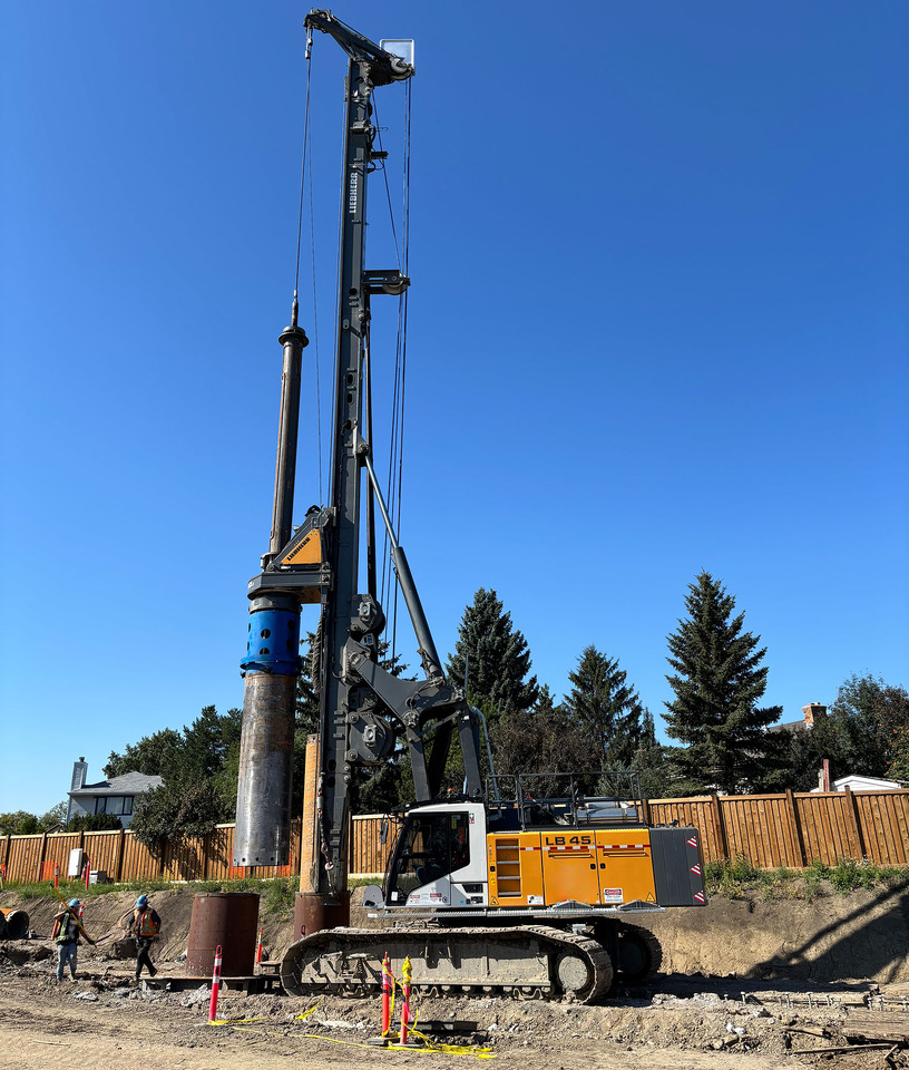 Liebherr LB45 - Zabijač stupova: slika Liebherr LB45 - Zabijač stupova Liebherr LB45 - Zabijač stupova: slika Liebherr LB45 - Zabijač stupova