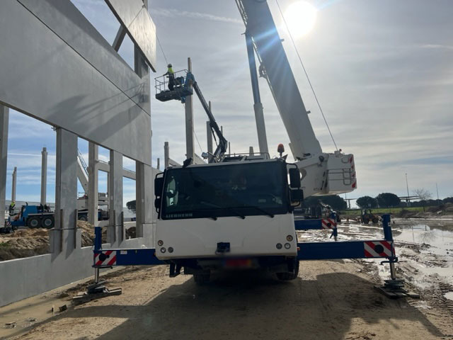 Liebherr LTM 1060-3.1 - Toranjska dizalica: slika Liebherr LTM 1060-3.1 - Toranjska dizalica Liebherr LTM 1060-3.1 - Toranjska dizalica: slika Liebherr LTM 1060-3.1 - Toranjska dizalica