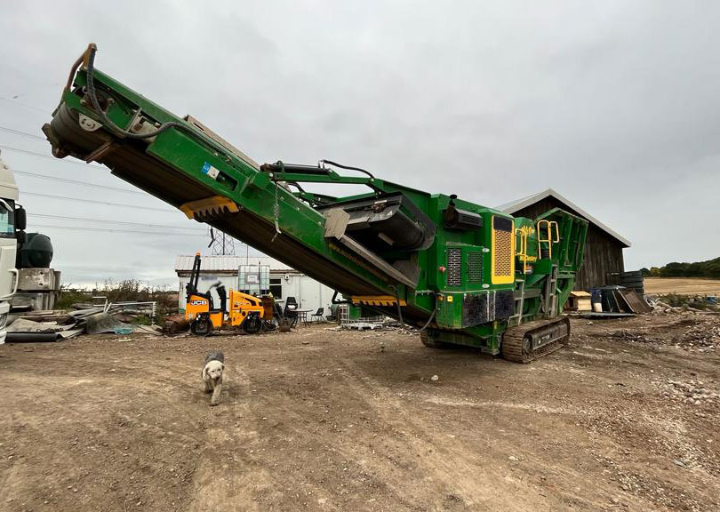 McCloskey J40 V2 - Čeljusna drobilica: slika McCloskey J40 V2 - Čeljusna drobilica McCloskey J40 V2 - Čeljusna drobilica: slika McCloskey J40 V2 - Čeljusna drobilica