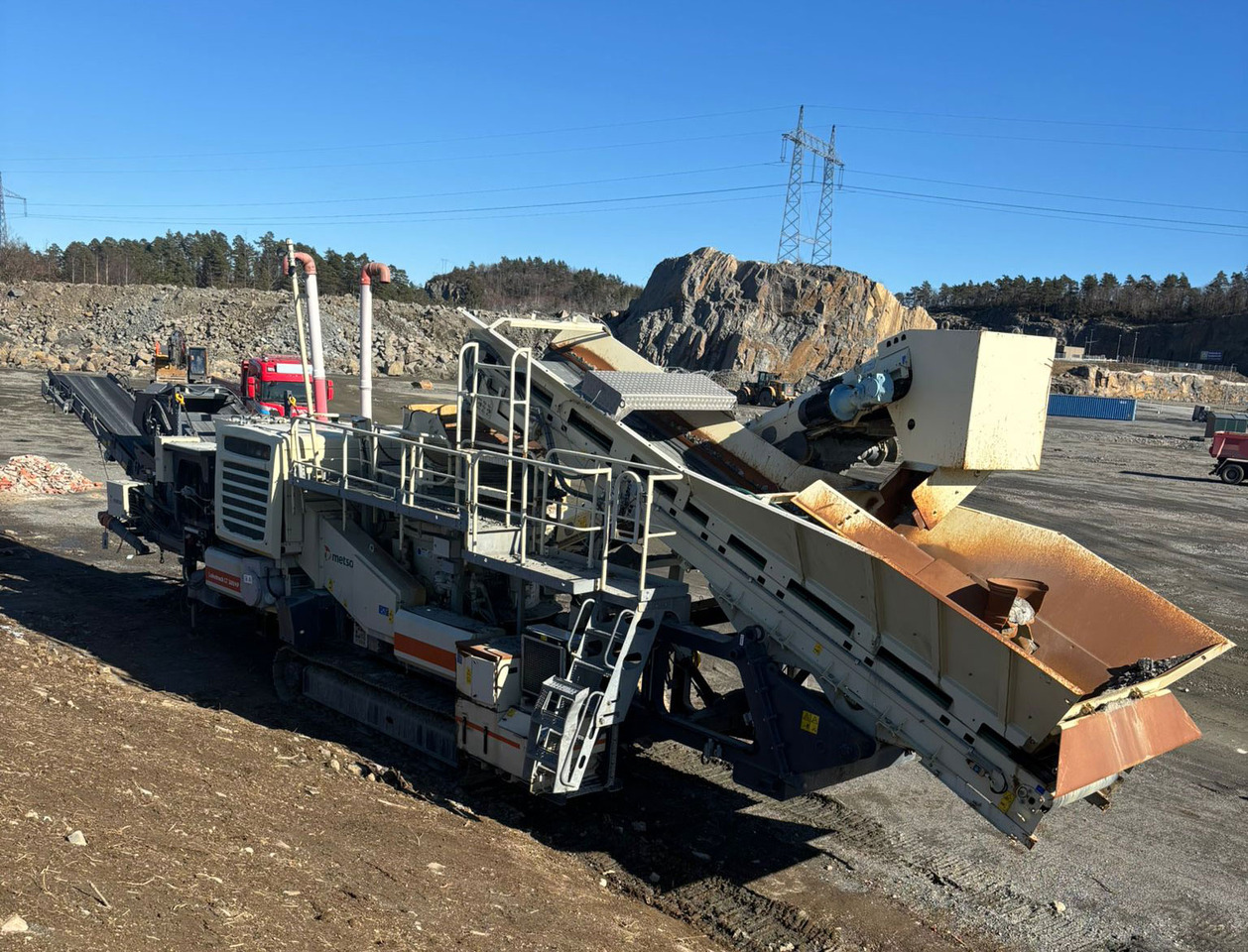 Metso LT 300 HPS - Konusna drobilica: slika Metso LT 300 HPS - Konusna drobilica Metso LT 300 HPS - Konusna drobilica: slika Metso LT 300 HPS - Konusna drobilica