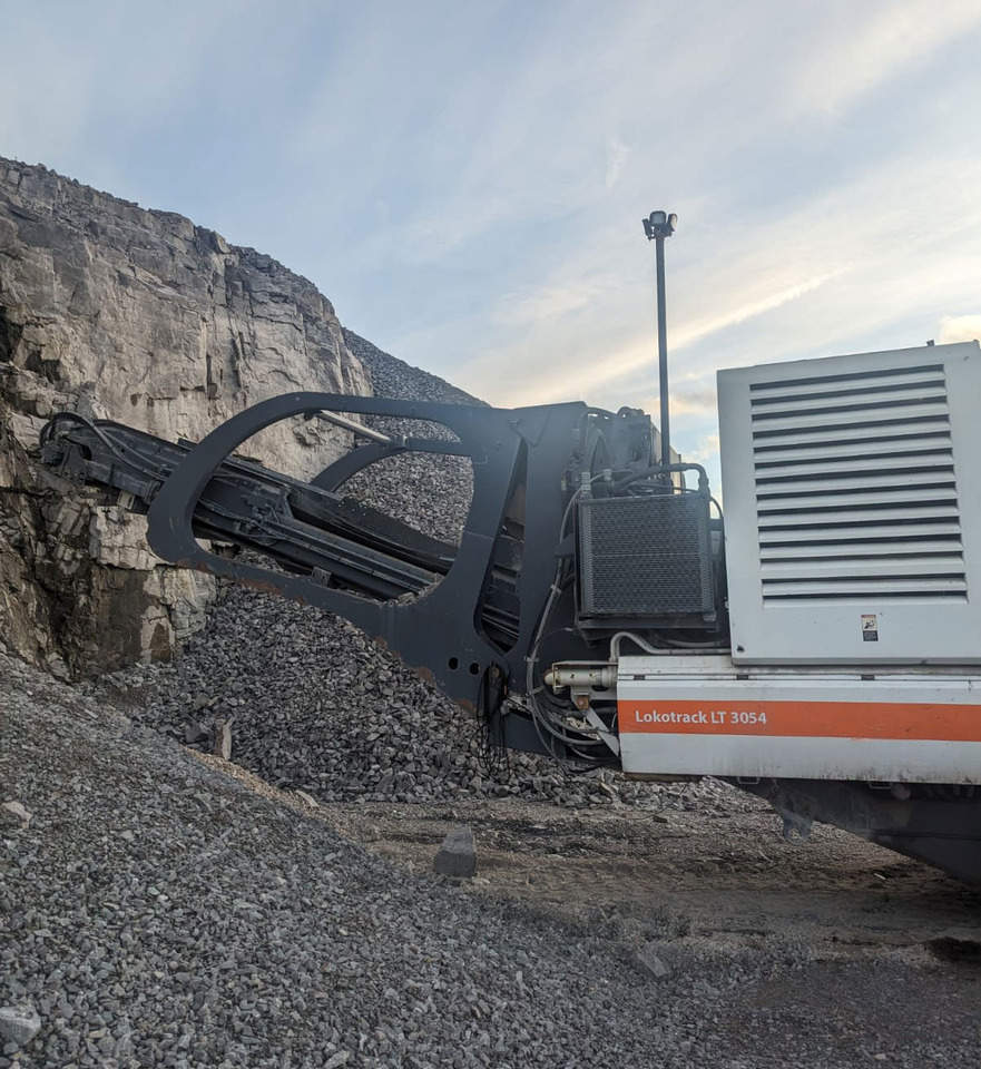 Metso LT 3054 - Čeljusna drobilica: slika Metso LT 3054 - Čeljusna drobilica Metso LT 3054 - Čeljusna drobilica: slika Metso LT 3054 - Čeljusna drobilica