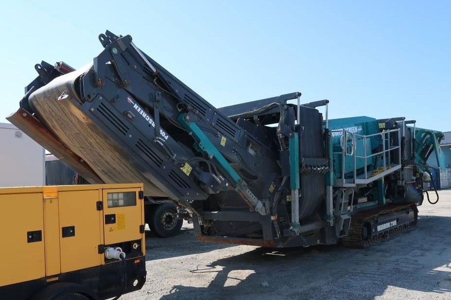 Powerscreen Warrior 2100 Triple Shaft - Screener: slika Powerscreen Warrior 2100 Triple Shaft - Screener Powerscreen Warrior 2100 Triple Shaft - Screener: slika Powerscreen Warrior 2100 Triple Shaft - Screener