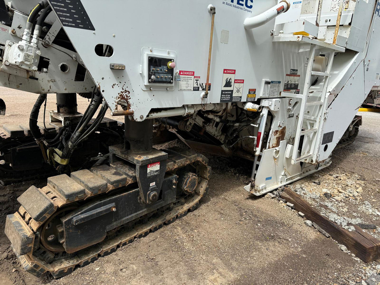 Roadtec RX-600E - Hladni planer: slika Roadtec RX-600E - Hladni planer Roadtec RX-600E - Hladni planer: slika Roadtec RX-600E - Hladni planer