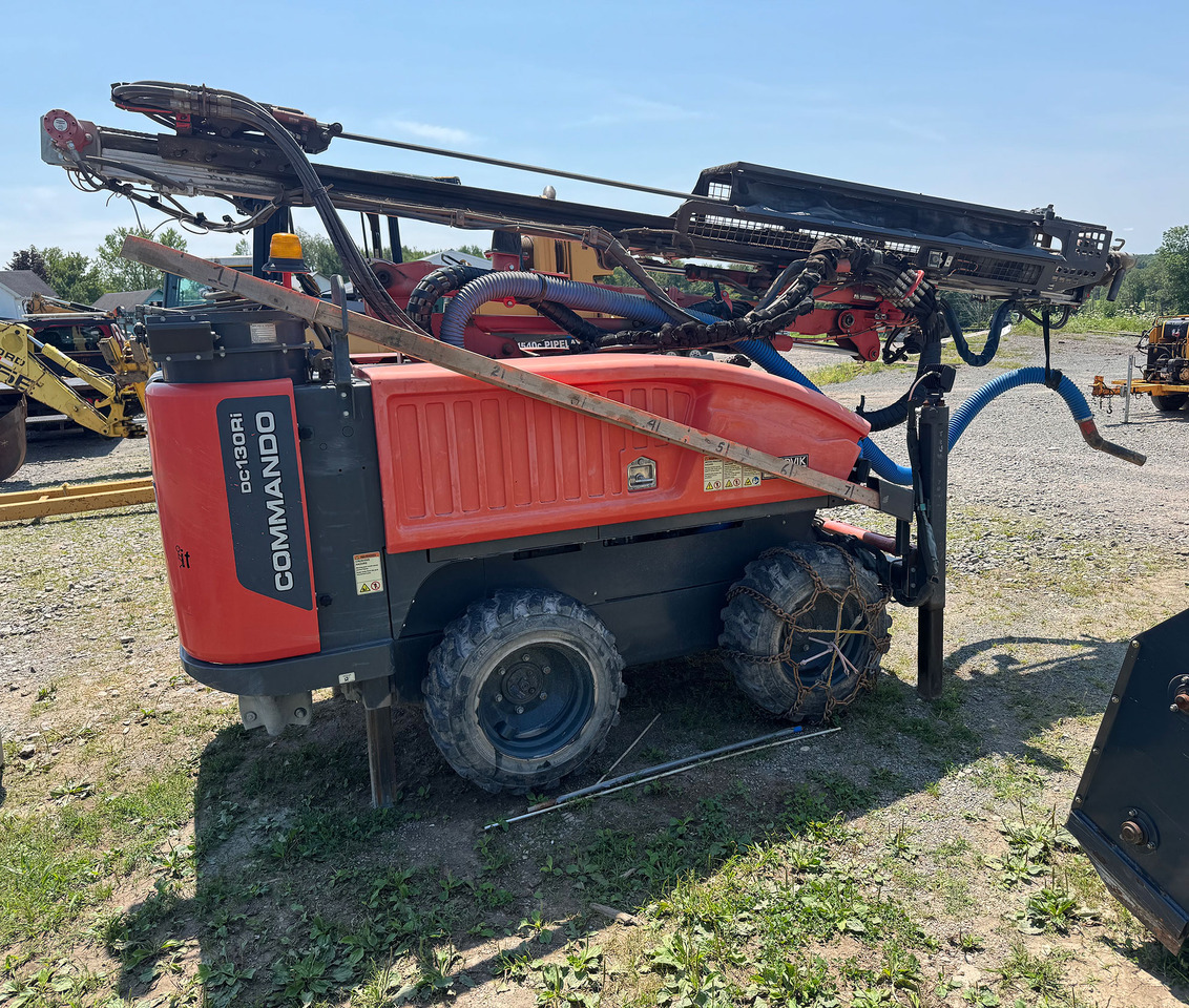 Sandvik Commando DC130Ri - Platforma za bušenje: slika Sandvik Commando DC130Ri - Platforma za bušenje Sandvik Commando DC130Ri - Platforma za bušenje: slika Sandvik Commando DC130Ri - Platforma za bušenje