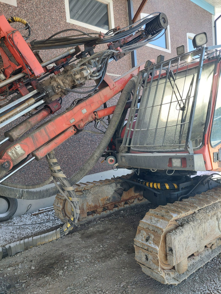 Sandvik DX780 - Platforma za bušenje: slika Sandvik DX780 - Platforma za bušenje Sandvik DX780 - Platforma za bušenje: slika Sandvik DX780 - Platforma za bušenje