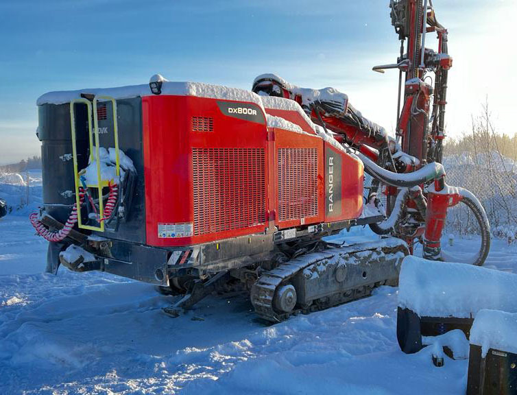Sandvik DX800R - Platforma za bušenje: slika Sandvik DX800R - Platforma za bušenje Sandvik DX800R - Platforma za bušenje: slika Sandvik DX800R - Platforma za bušenje