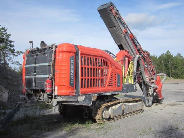 Sandvik DX800i - Platforma za bušenje: slika Sandvik DX800i - Platforma za bušenje Sandvik DX800i - Platforma za bušenje: slika Sandvik DX800i - Platforma za bušenje