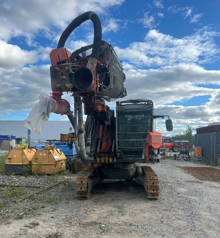 Sandvik DX800i - Platforma za bušenje: slika Sandvik DX800i - Platforma za bušenje Sandvik DX800i - Platforma za bušenje: slika Sandvik DX800i - Platforma za bušenje