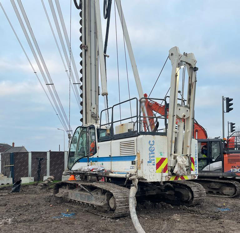 Soilmec SF-50 - Zabijač stupova: slika Soilmec SF-50 - Zabijač stupova Soilmec SF-50 - Zabijač stupova: slika Soilmec SF-50 - Zabijač stupova
