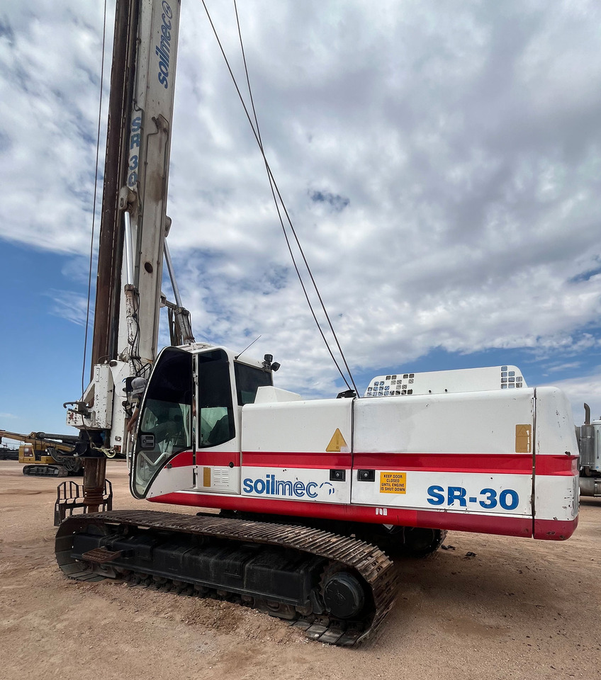 Soilmec SR-30 - Zabijač stupova: slika Soilmec SR-30 - Zabijač stupova Soilmec SR-30 - Zabijač stupova: slika Soilmec SR-30 - Zabijač stupova