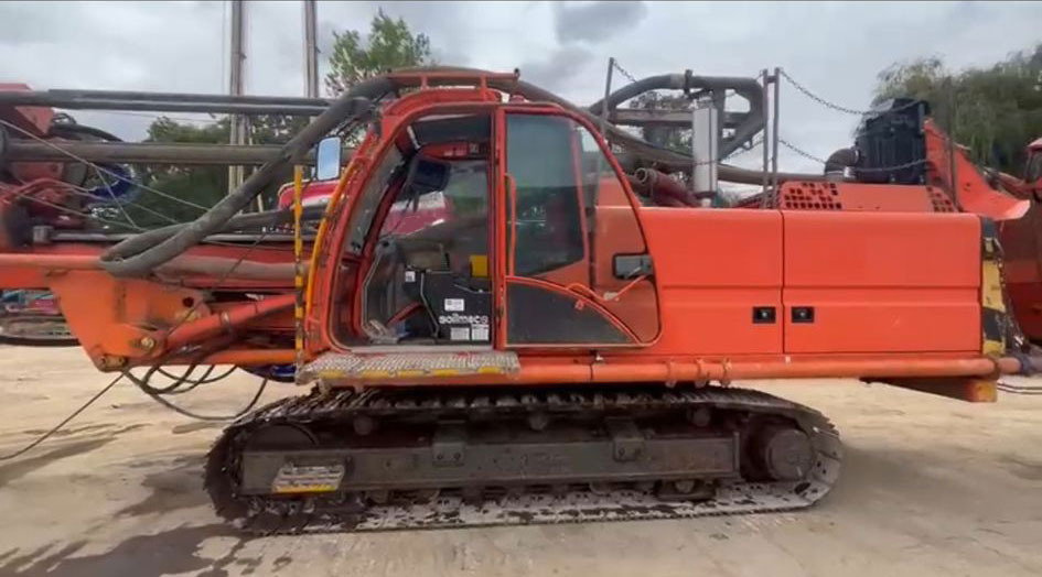 Soilmec SR-30 - Zabijač stupova: slika Soilmec SR-30 - Zabijač stupova Soilmec SR-30 - Zabijač stupova: slika Soilmec SR-30 - Zabijač stupova