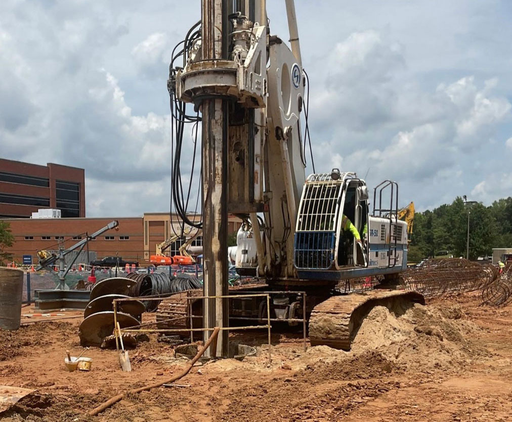 Soilmec SR-50 - Zabijač stupova: slika Soilmec SR-50 - Zabijač stupova Soilmec SR-50 - Zabijač stupova: slika Soilmec SR-50 - Zabijač stupova