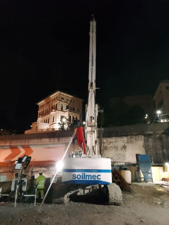 Soilmec SR-50 - Zabijač stupova: slika Soilmec SR-50 - Zabijač stupova Soilmec SR-50 - Zabijač stupova: slika Soilmec SR-50 - Zabijač stupova