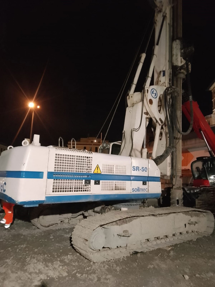Soilmec SR-50 - Zabijač stupova: slika Soilmec SR-50 - Zabijač stupova Soilmec SR-50 - Zabijač stupova: slika Soilmec SR-50 - Zabijač stupova