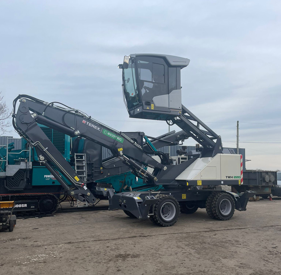 Terex Ecotec TWH 220 - Stroj za rukovanje otpadom: slika Terex Ecotec TWH 220 - Stroj za rukovanje otpadom Terex Ecotec TWH 220 - Stroj za rukovanje otpadom: slika Terex Ecotec TWH 220 - Stroj za rukovanje otpadom