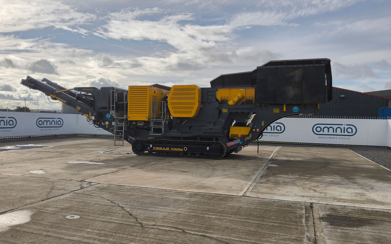 Tesab 700ie - Čeljusna drobilica: slika Tesab 700ie - Čeljusna drobilica Tesab 700ie - Čeljusna drobilica: slika Tesab 700ie - Čeljusna drobilica